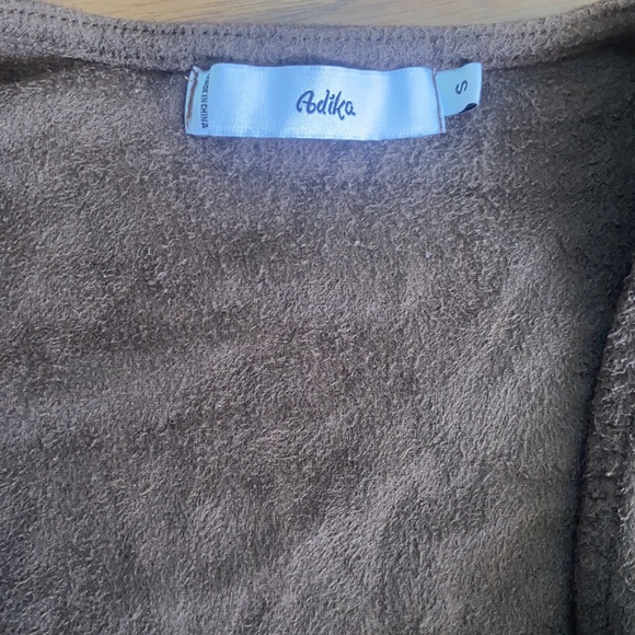 Adika brown wrap top in size S - Picture 2 of 2